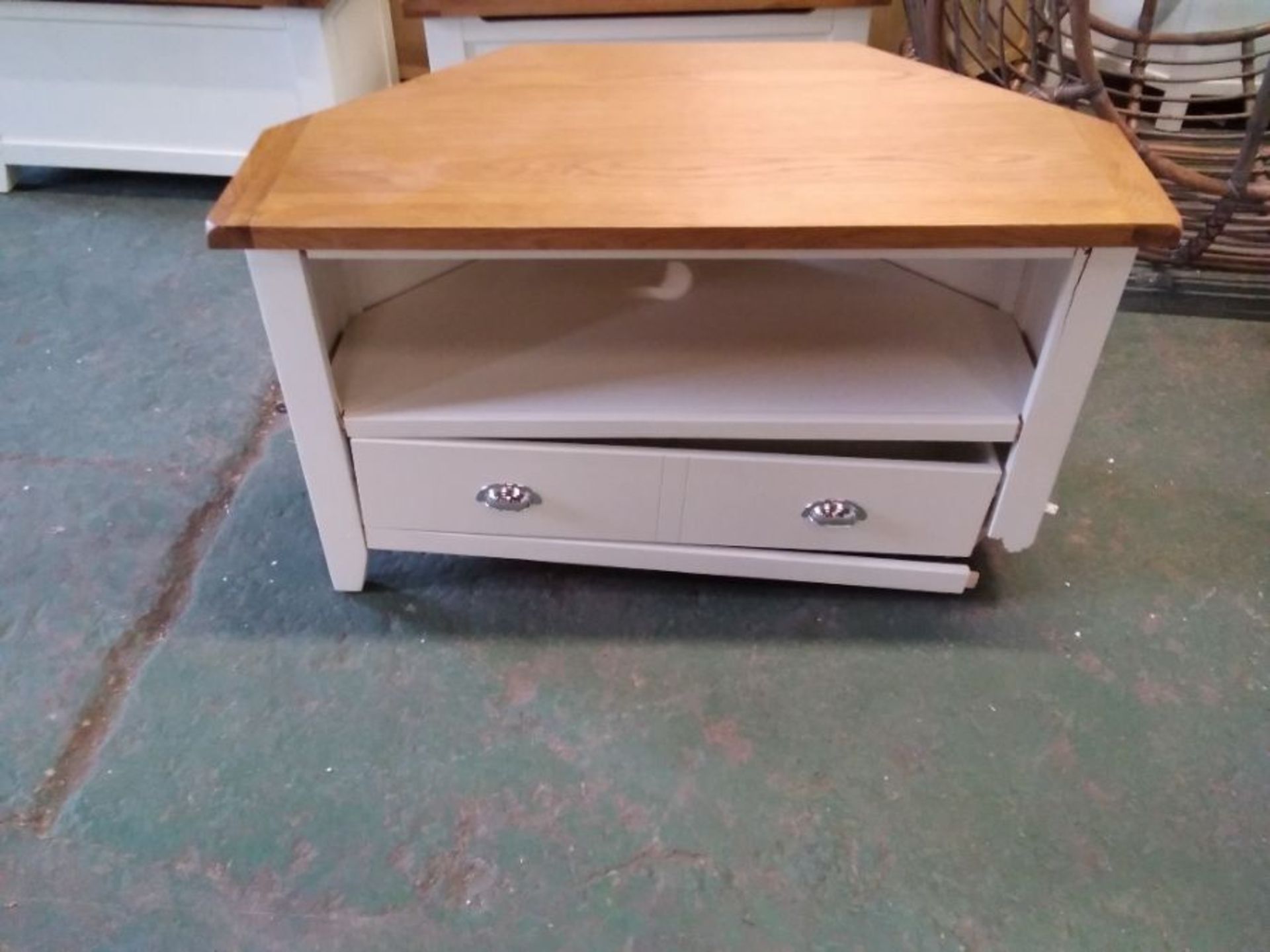 CHESTEWR IVORY CORNER TV UNIT (HEAVY DAMAGED)