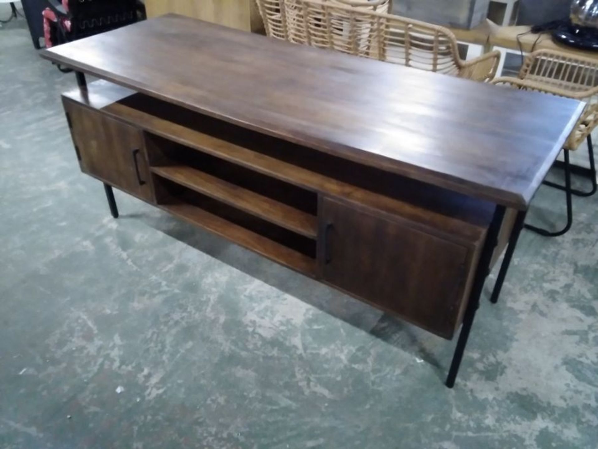 Mandello Wooden Feature Desk (B/4 -QC12 -704734)(DAMAGED) - Image 2 of 4