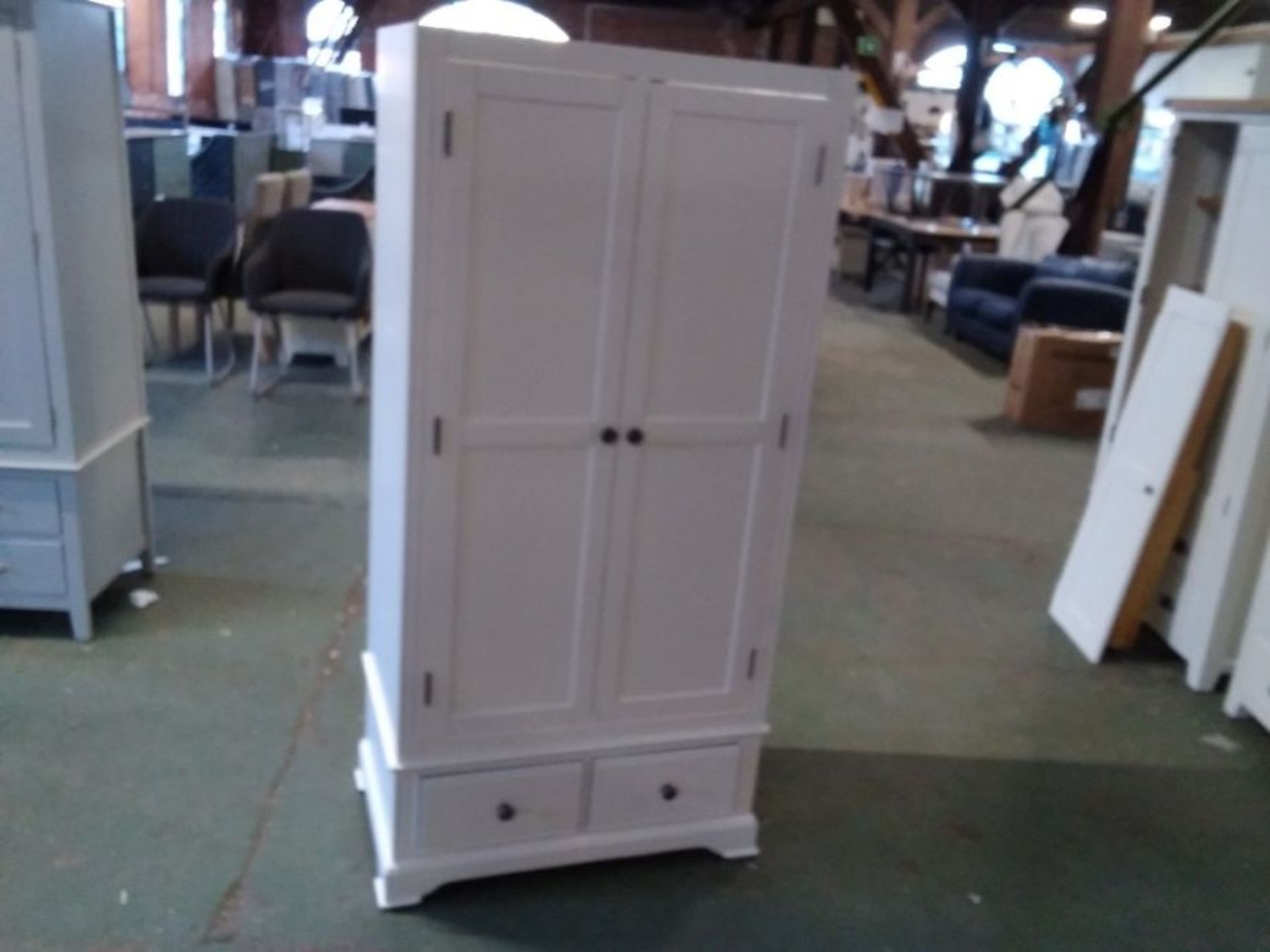 BANBURY WHITE PAINTED DOUBLE WARDROBE(MISSING TOP