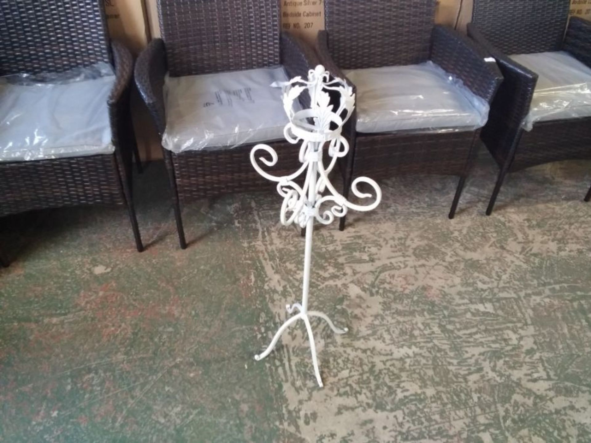 ANTIQUE WHITE SMALL IRON UNIT