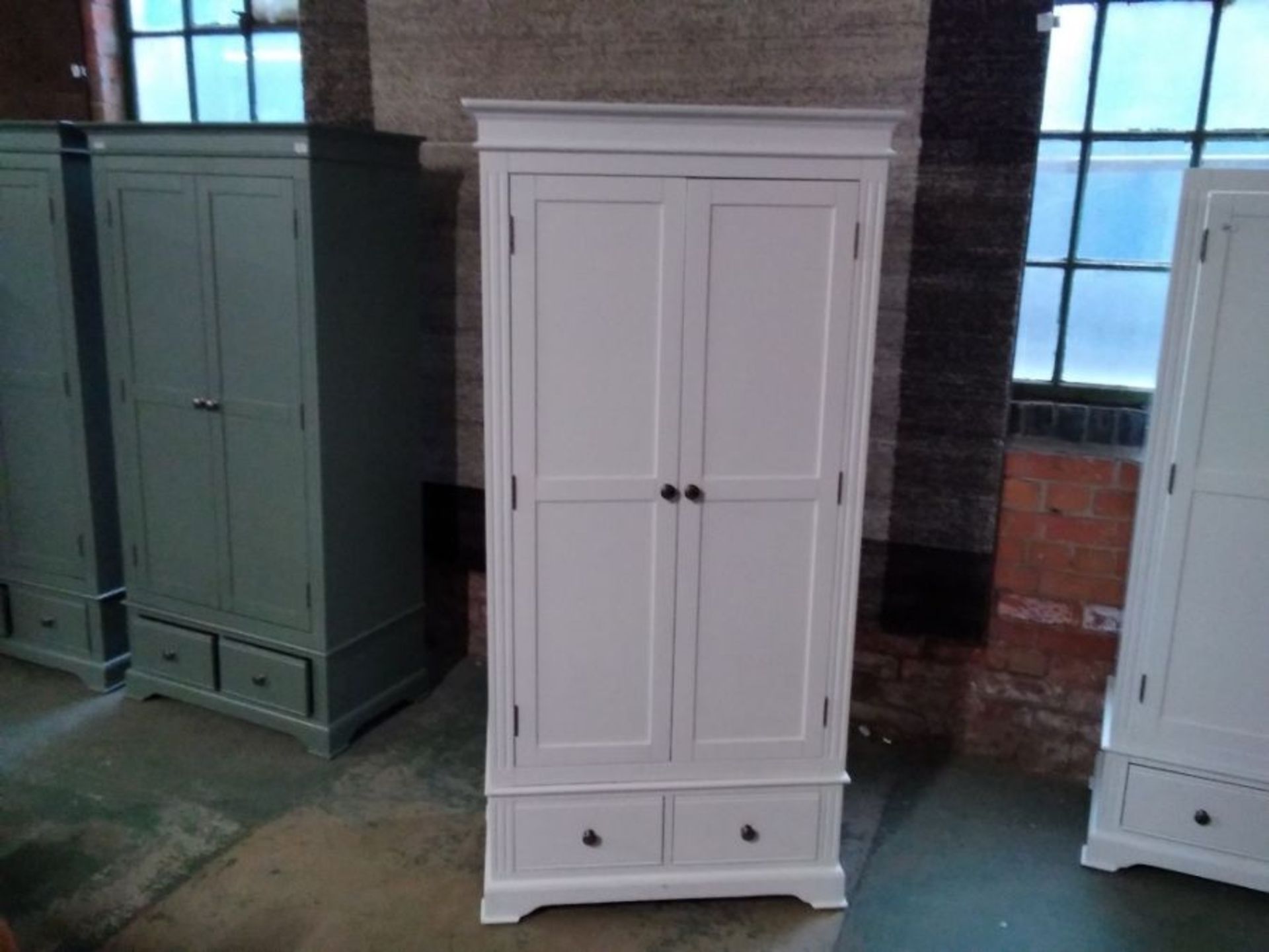 BAMBURY WHITE DOUBLE WARDROBE {DAMAGED}