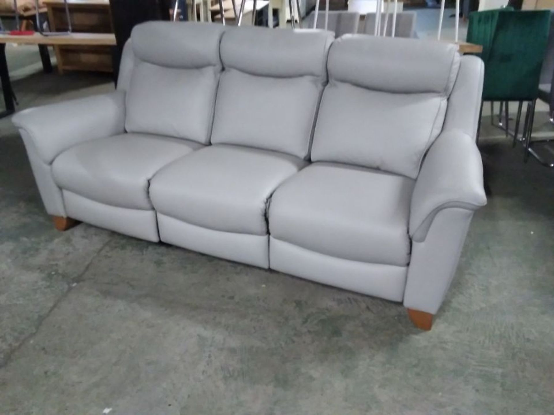 LIGHT GREY LEATHER ELECTRIC RECLINING3 SEATER (TRO