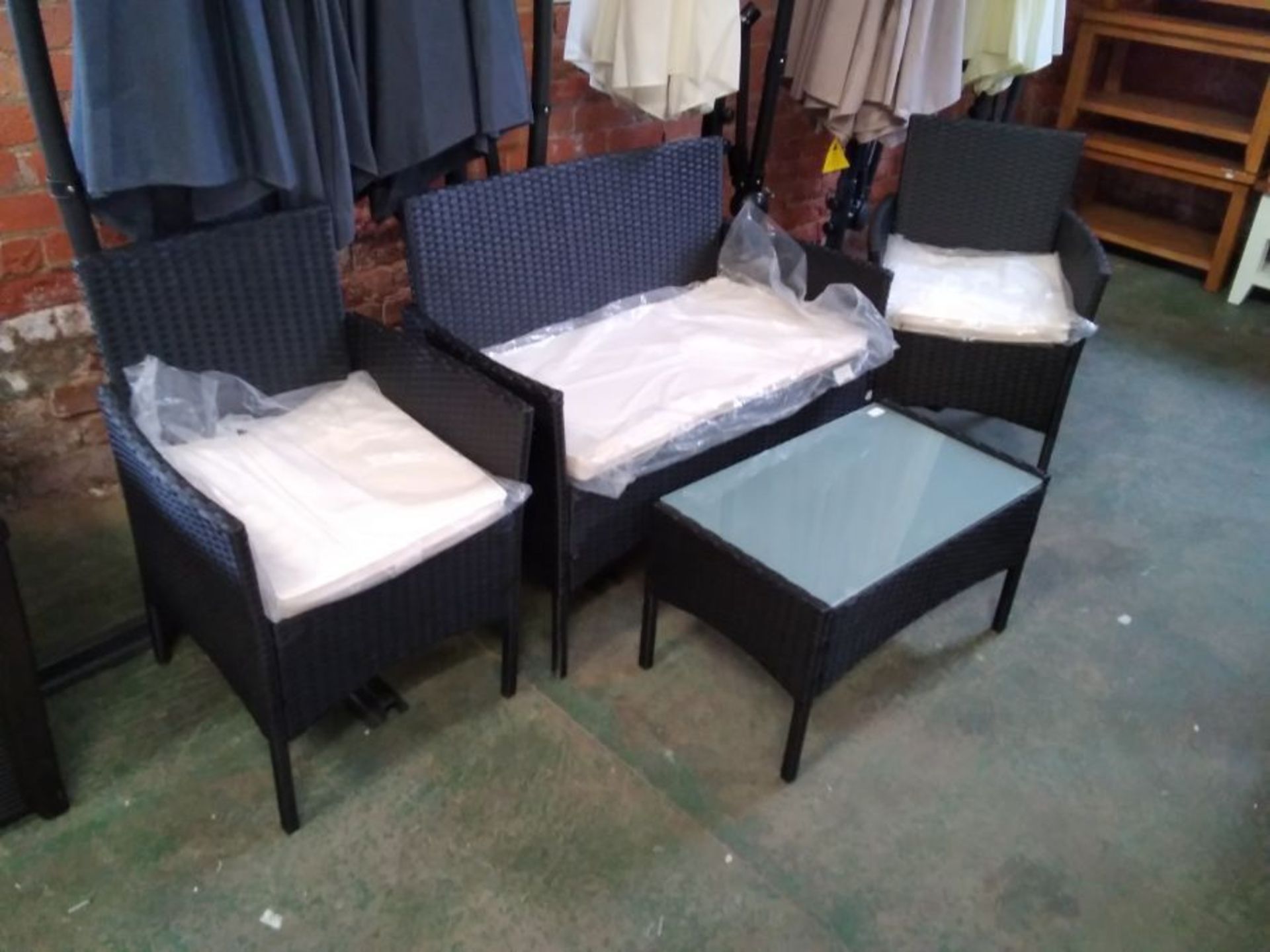 ClassicLiving,Alessia 4 Seater Bistro Set with Cushions (U003907019) RRP -£499.99 (26853/8 -