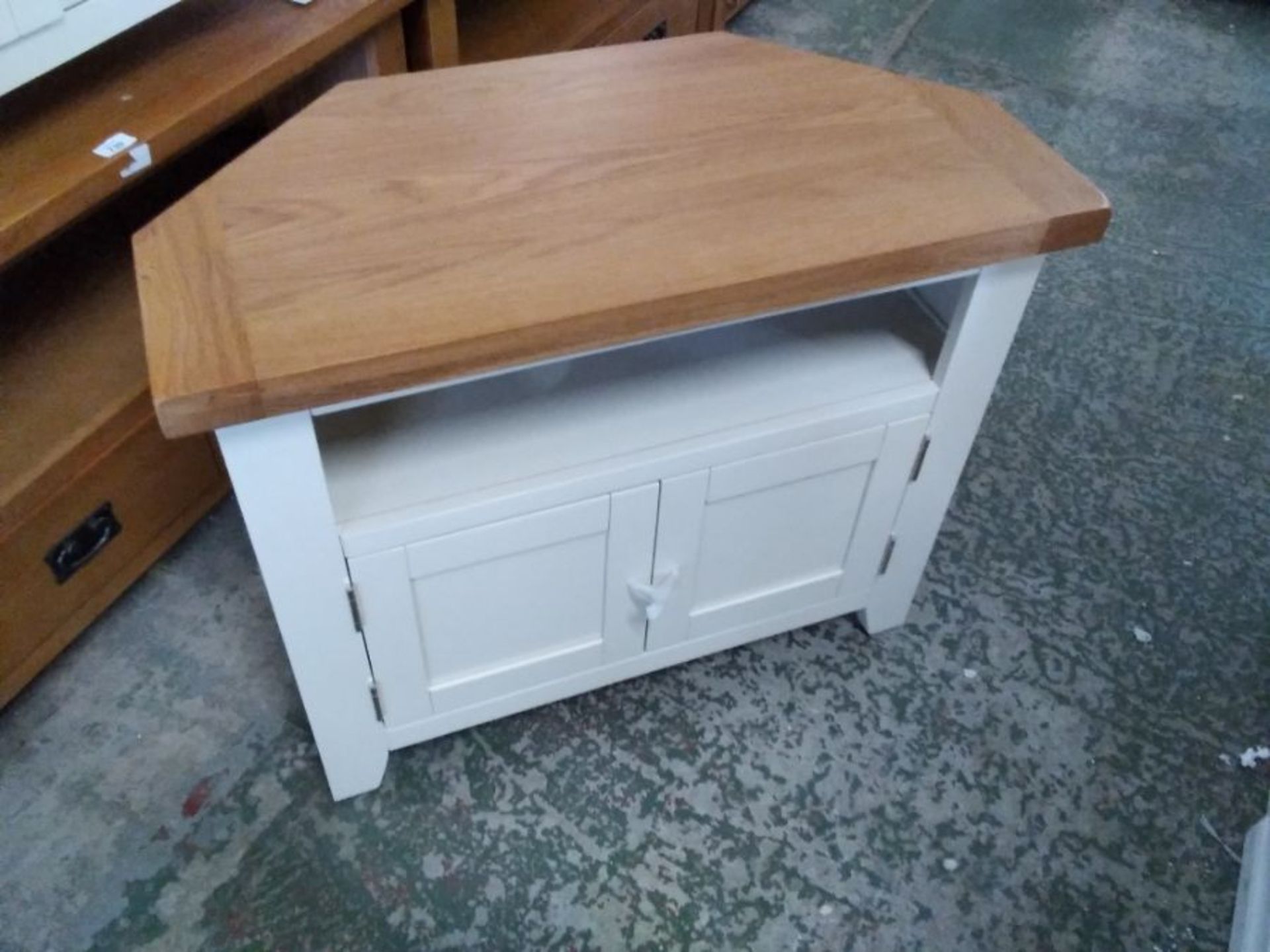 HAMPSHIRE PAINTED AND OAK CORNER TV UNIT {DAMAGED}