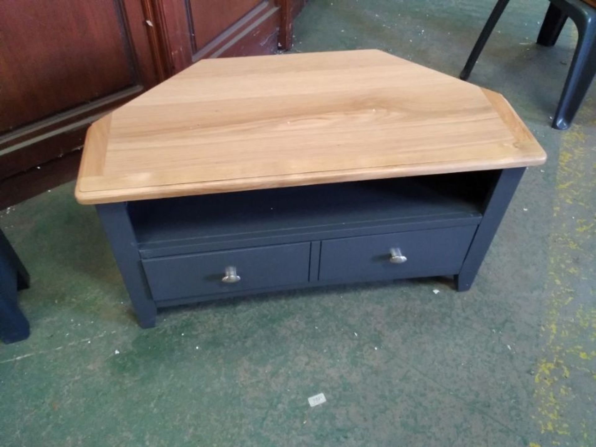 GLOUCHESTER PAINTED & OAK CORNER TV UNIT