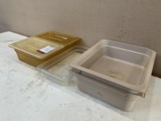 4no. Various Sized Plastic Trays