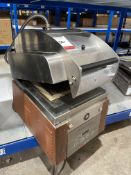 Electrolux HSPPG Panini Press, Please Note: There is NO VAT on the Hammer Price of this Lot