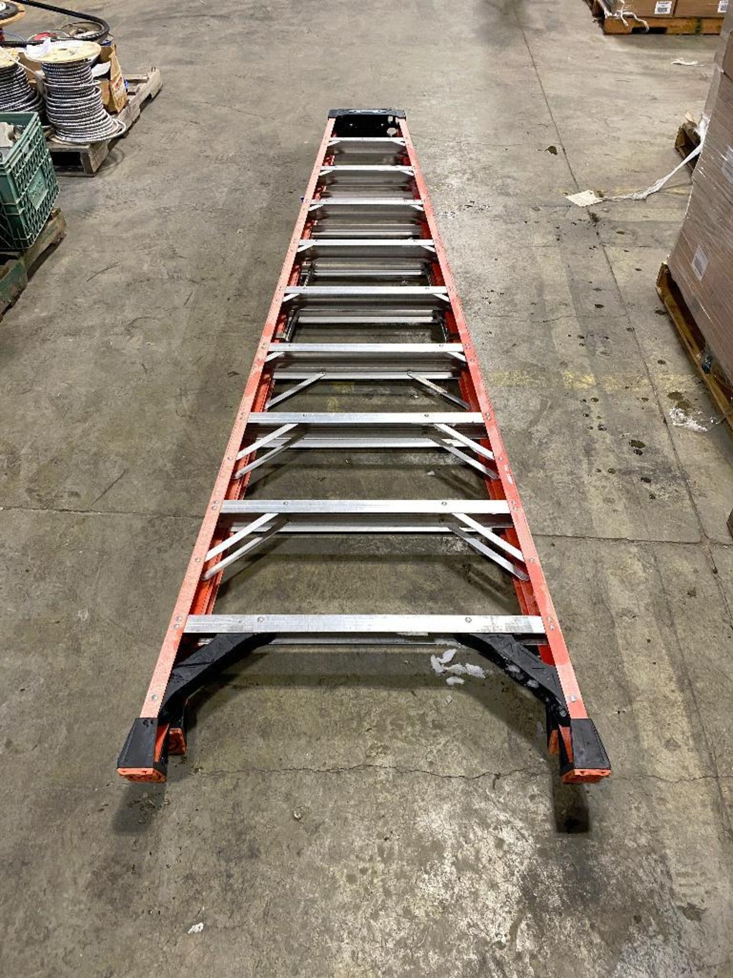 Werner 10' Fiberglass Stepladder