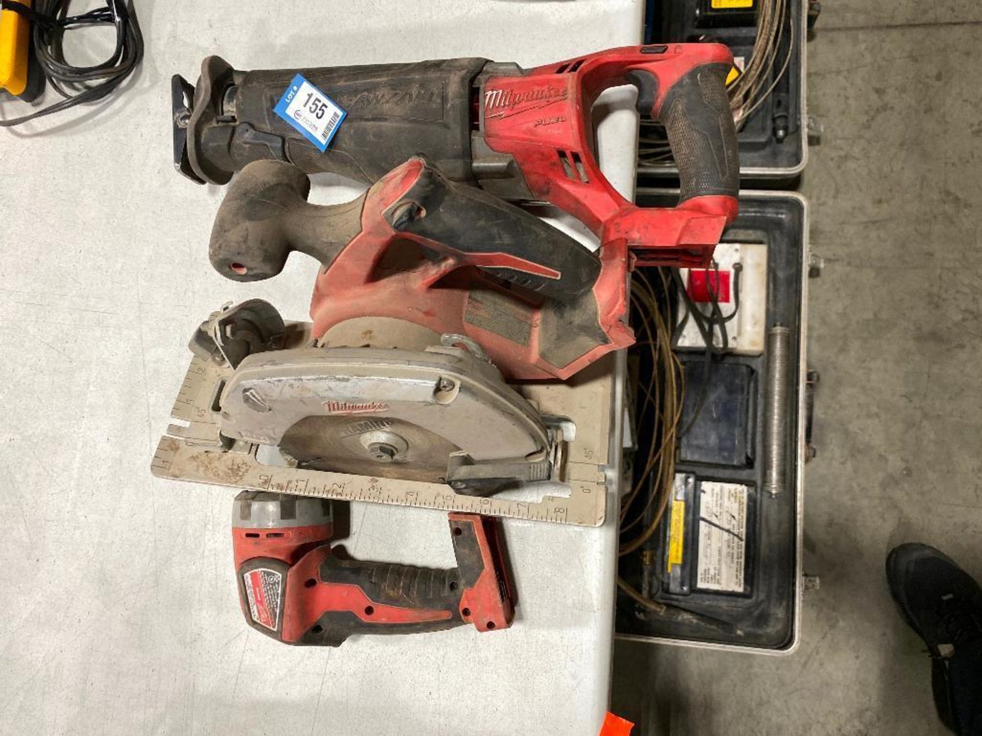 Lot of Milwaukee Cordless Reciprocating Saw, Cordless Circular Saw and Flashlight - Image 2 of 9