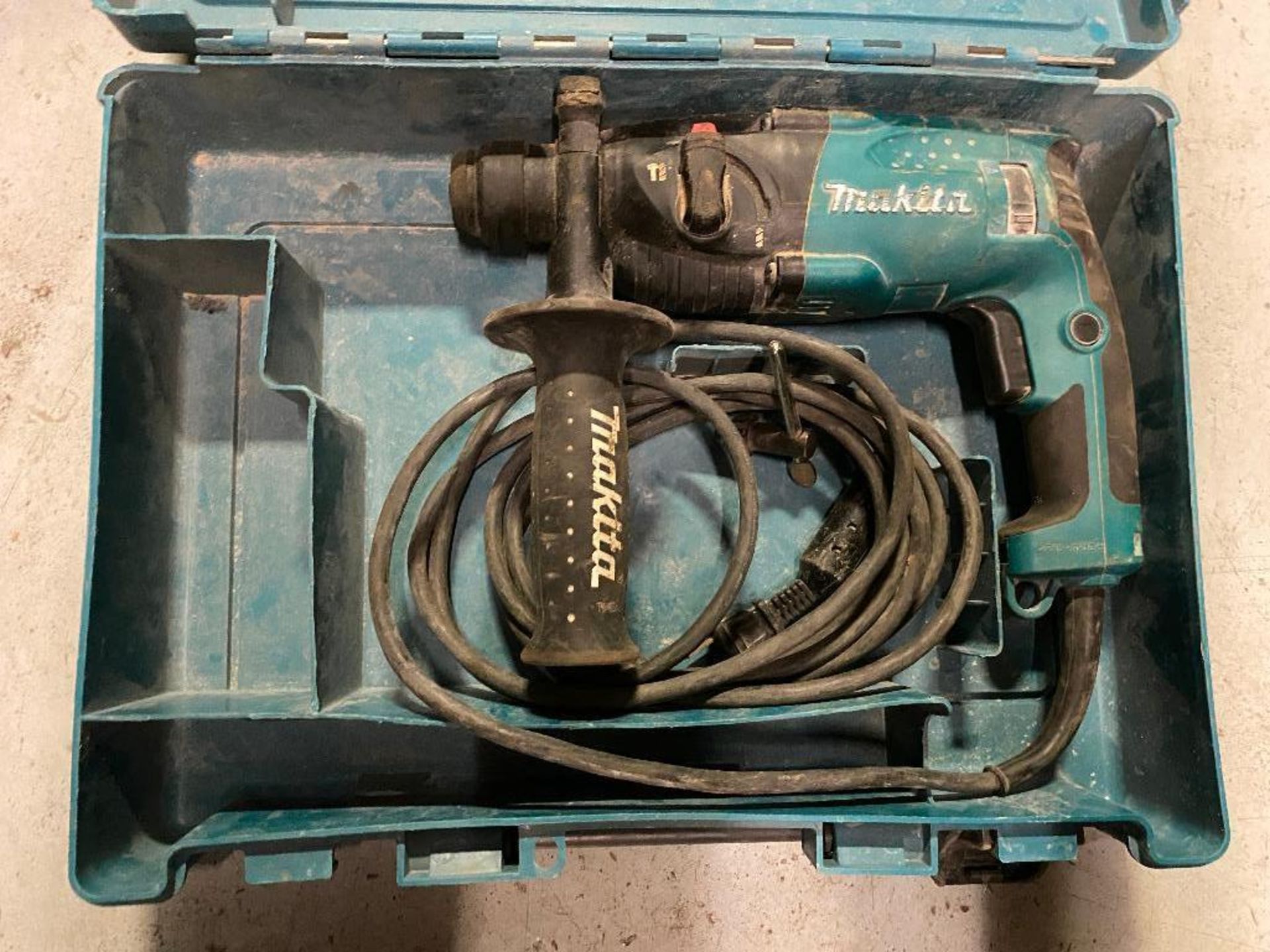 Makita HR1830F Electric Hammer Drill - Image 2 of 3