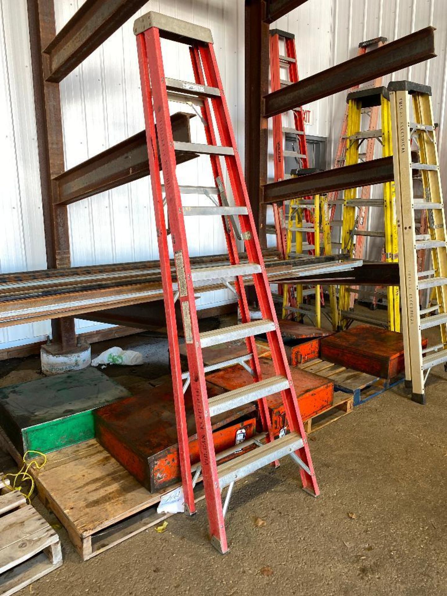 8' Louisville Fiberglass Step Ladder - Image 3 of 3