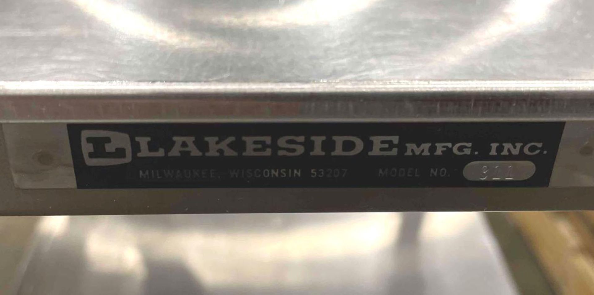 LAKESIDE 311 STAINLESS STEEL UTILITY CART 27" X 16" X 32" 300 LB CAPACITY - Image 3 of 4
