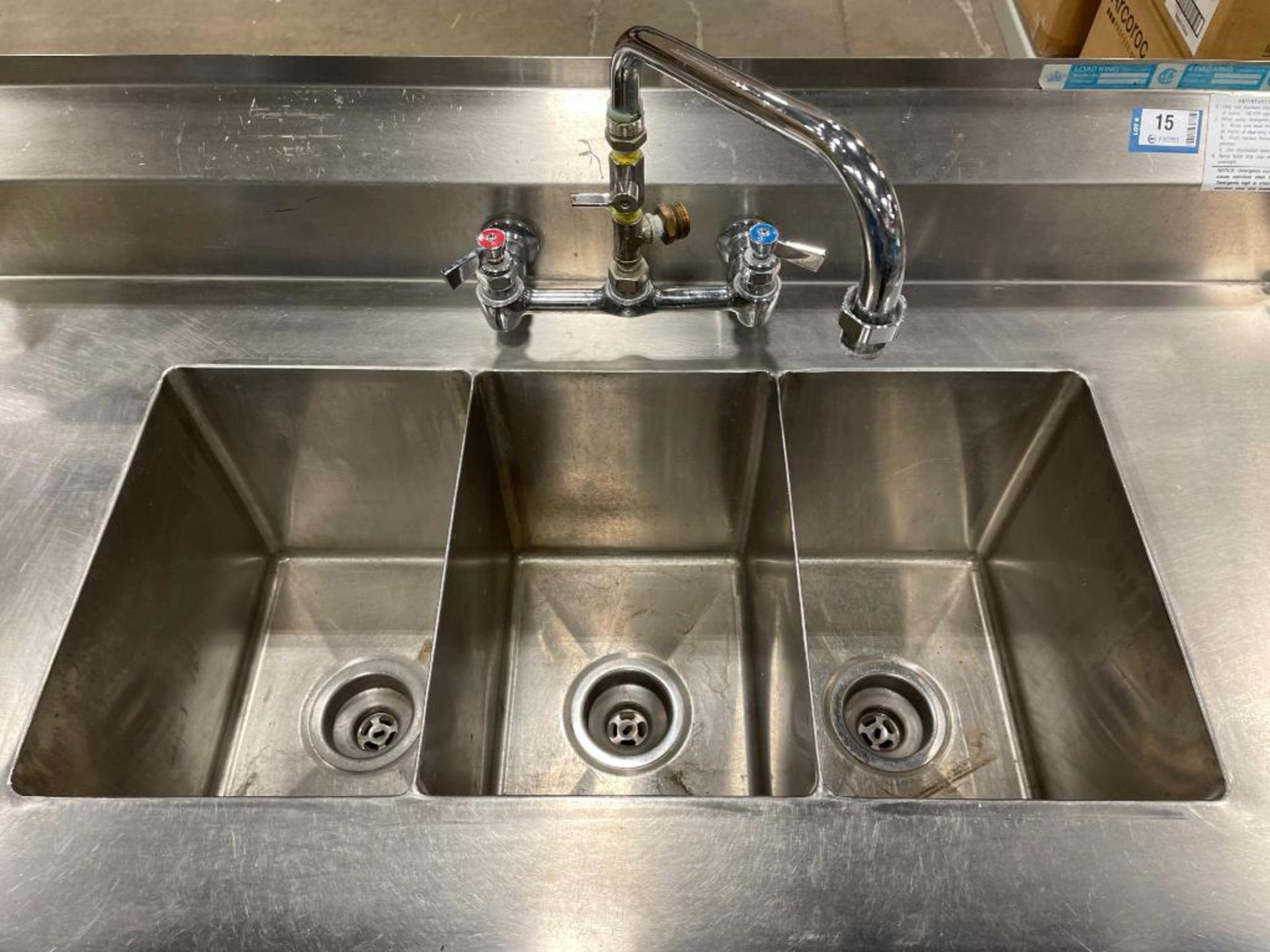 3 COMPARTMENT STAINLESS STEEL SINK W/ TAPS & DUAL DRAINBOARDS - Image 2 of 8