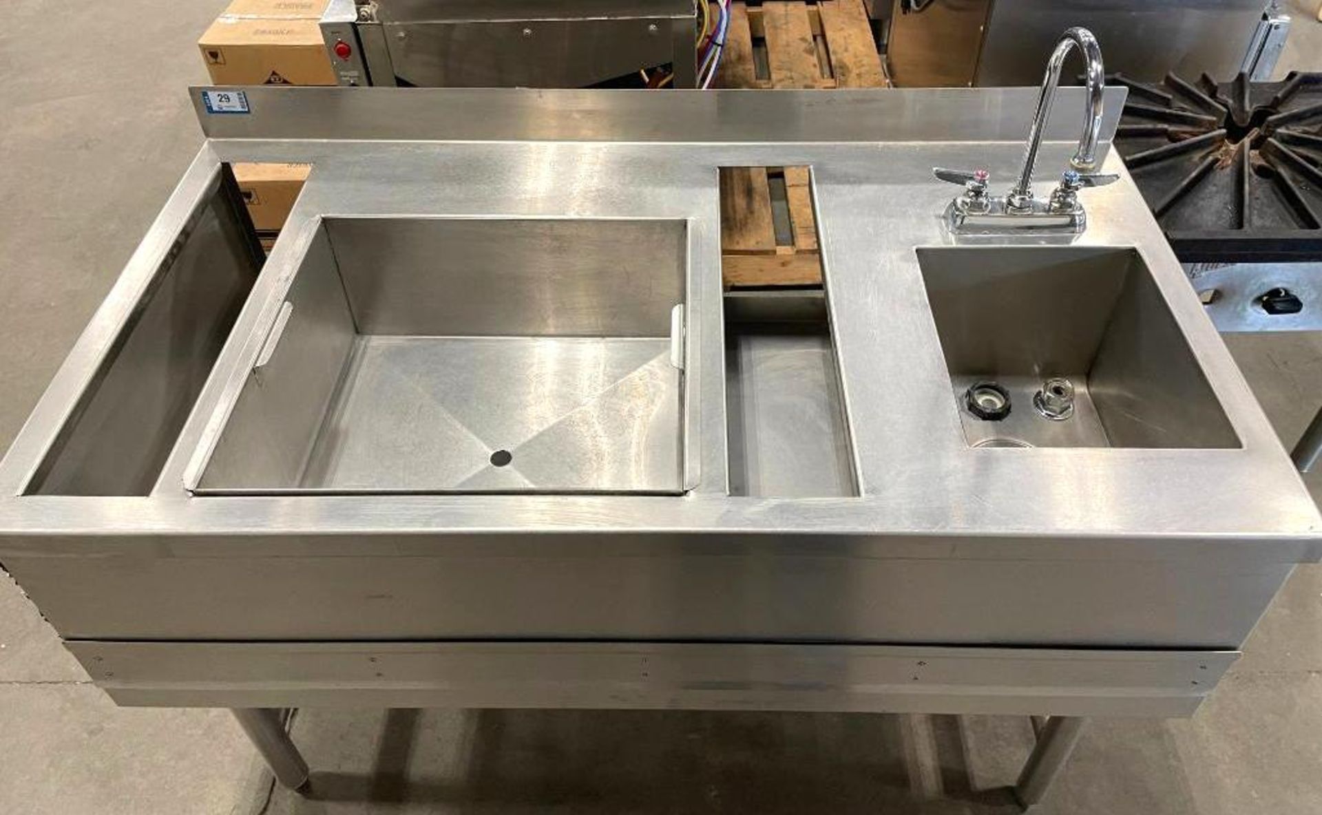 STAINLESS STEEL UNDERBAR WORKSTATION WITH ICE BIN AND SINK - Image 2 of 10