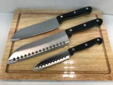 12" X 9" OAK CUTTING BOARD WITH 7", 6", 4" SANTOKU KNIVES