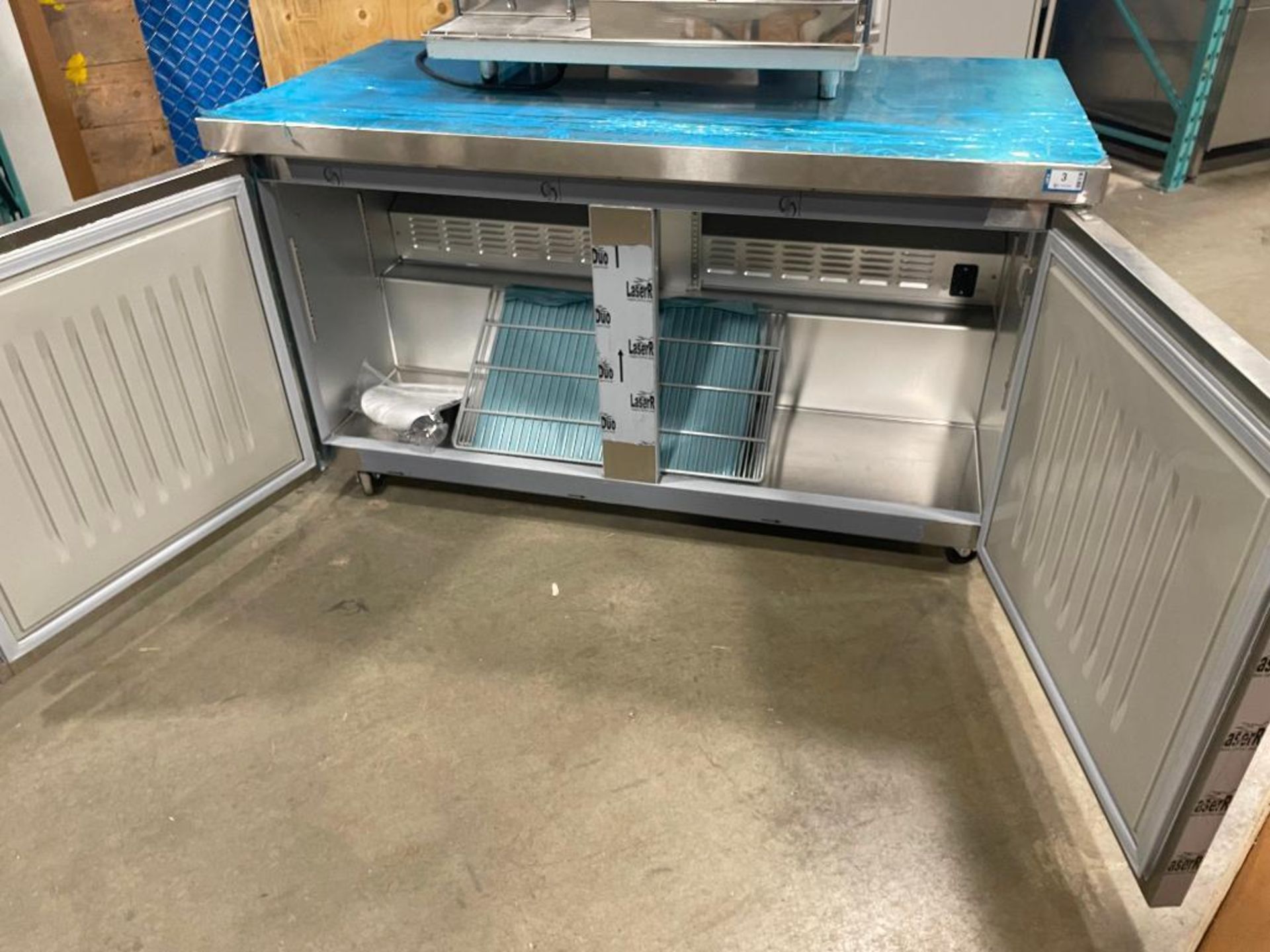 HOSHIZAKI CRMR60 2 DOOR STAINLESS STEEL UNDERCOUNTER COOLER - Image 3 of 10