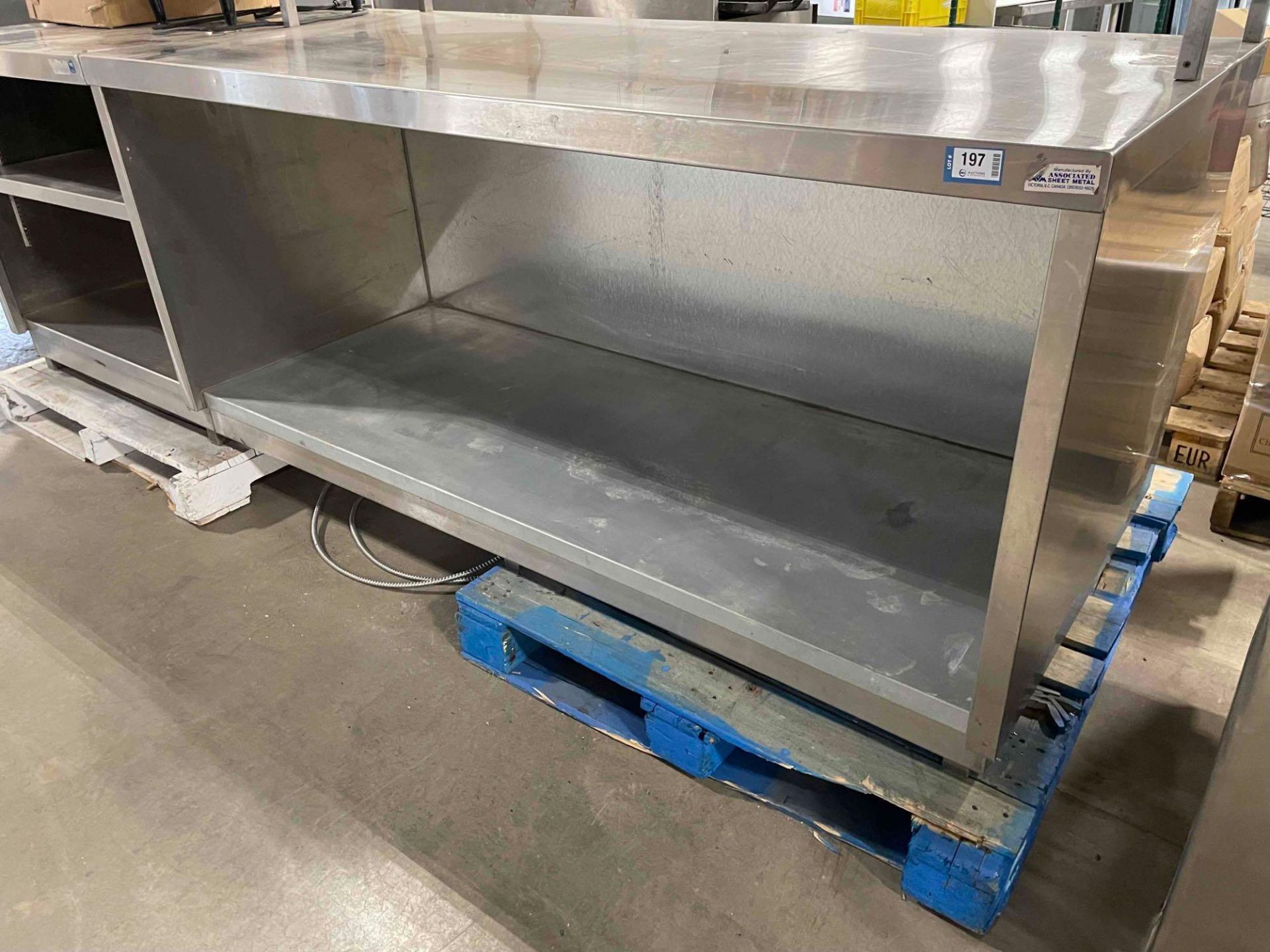 9' STAINLESS STEEL WORK TABLE/CABINET WITH UNDERSHELVES - Image 3 of 4