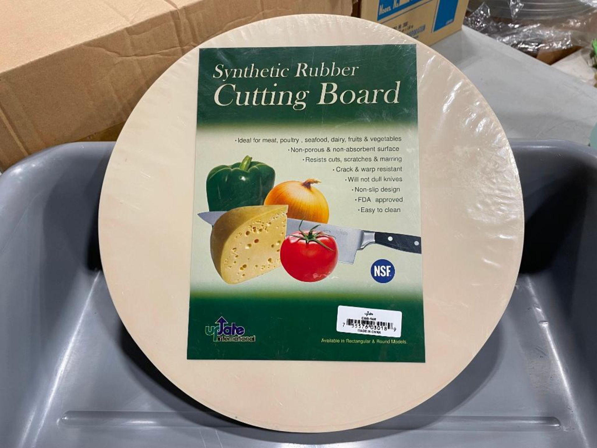 UPDATE CBR-14R ROUND CUTTING BOARD - 14 X 3/4" SYNTHETIC RUBBER