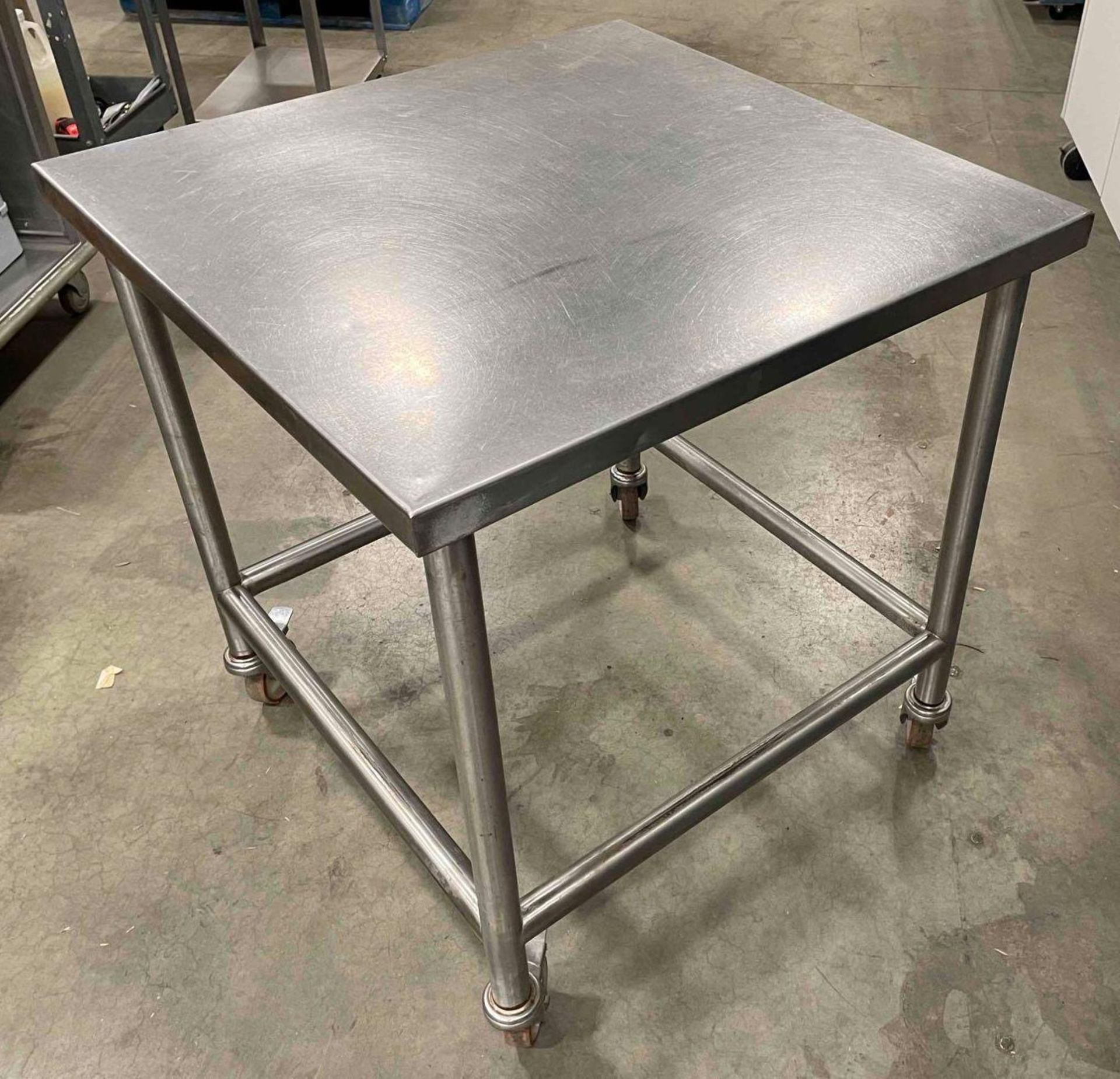 31" X 31" STAINLESS STEEL TABLE ON CASTORS - Image 2 of 3