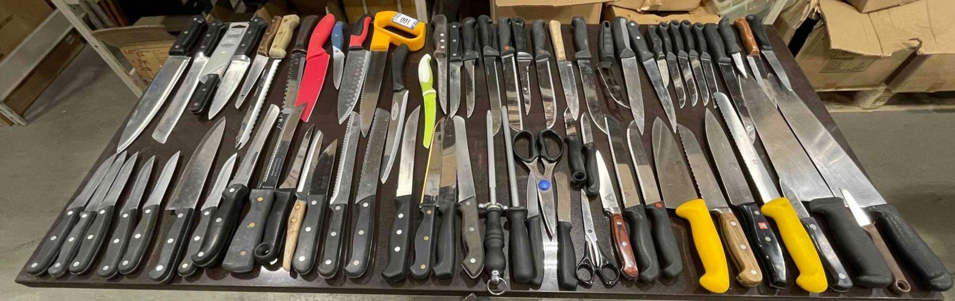 120 ASSORTED BUTCHER, BREAD, PARING, STEAK AND UTILITY KNIVES INCLUDING: - Image 4 of 4