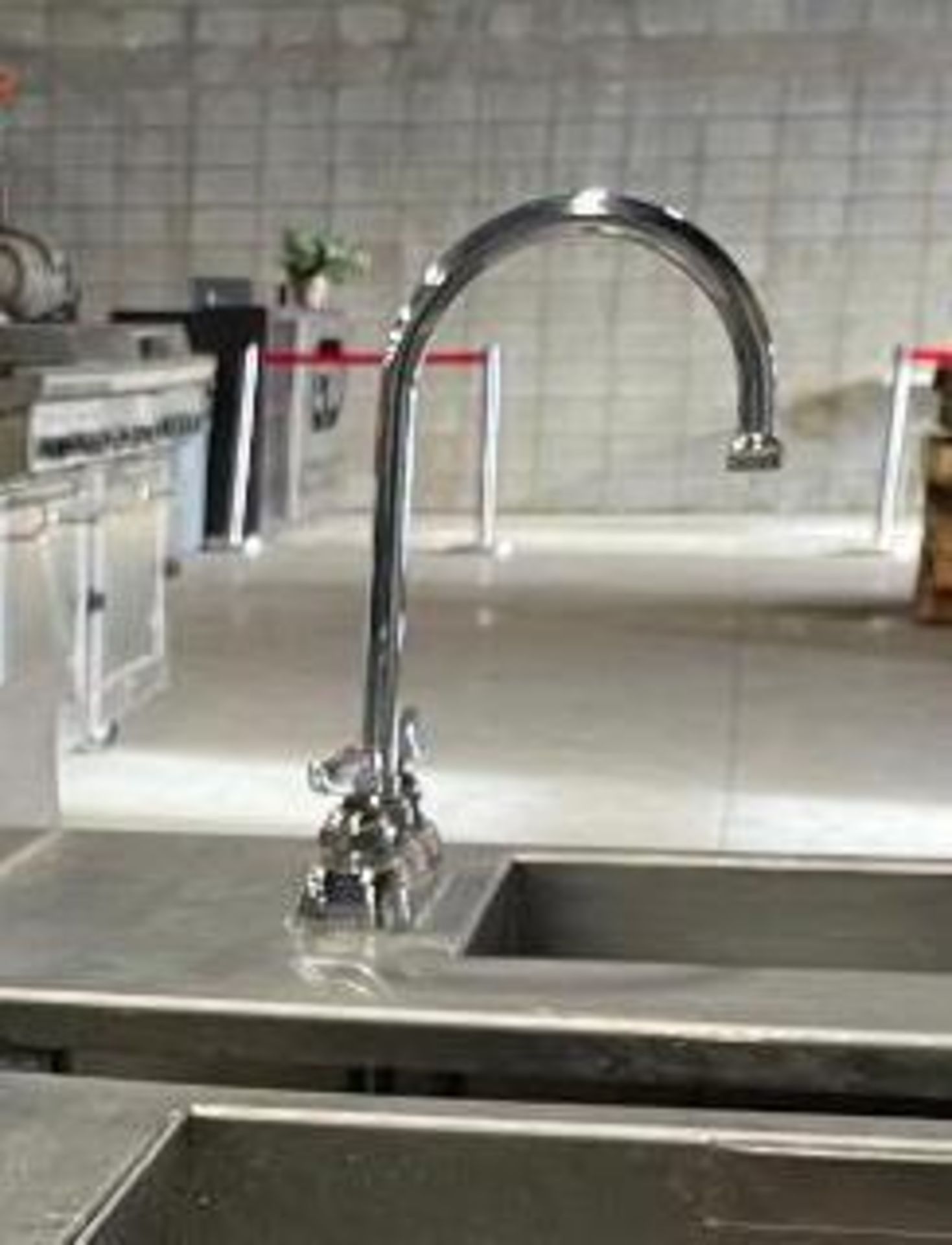 STAINLESS STEEL UNDERBAR WORKSTATION WITH ICE BIN AND SINK - Image 9 of 10