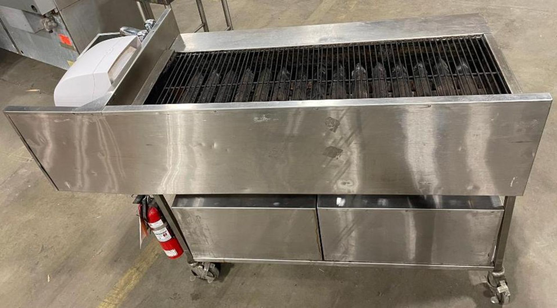 MCKINLEY & TAYLOR CUSTOM 6 BURNER CHARBROILER WITH SINK & CAST IRON FLAT TOP - Image 9 of 9