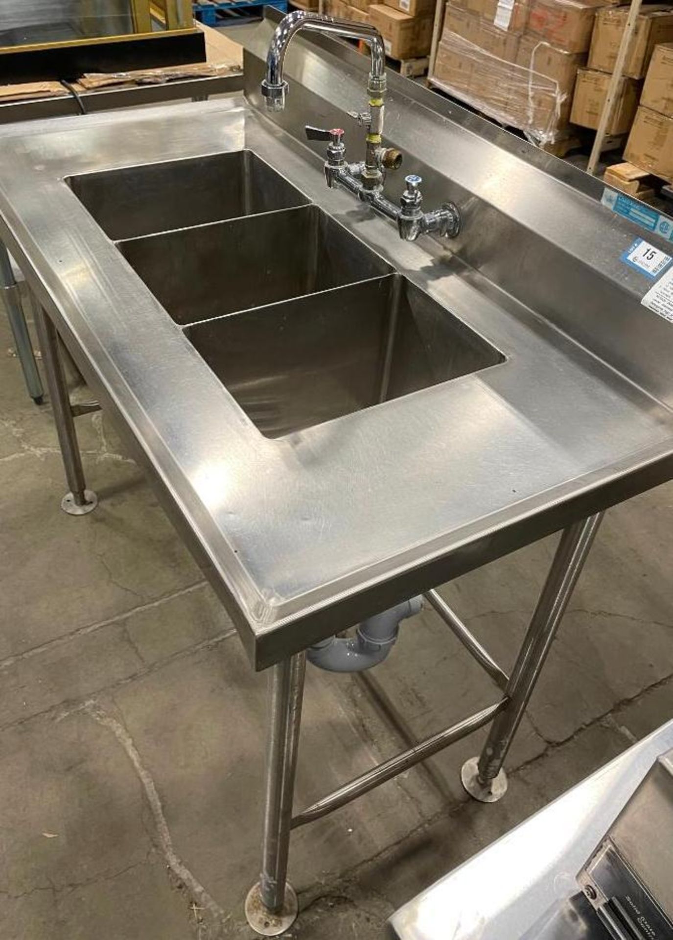 3 COMPARTMENT STAINLESS STEEL SINK W/ TAPS & DUAL DRAINBOARDS - Image 6 of 8