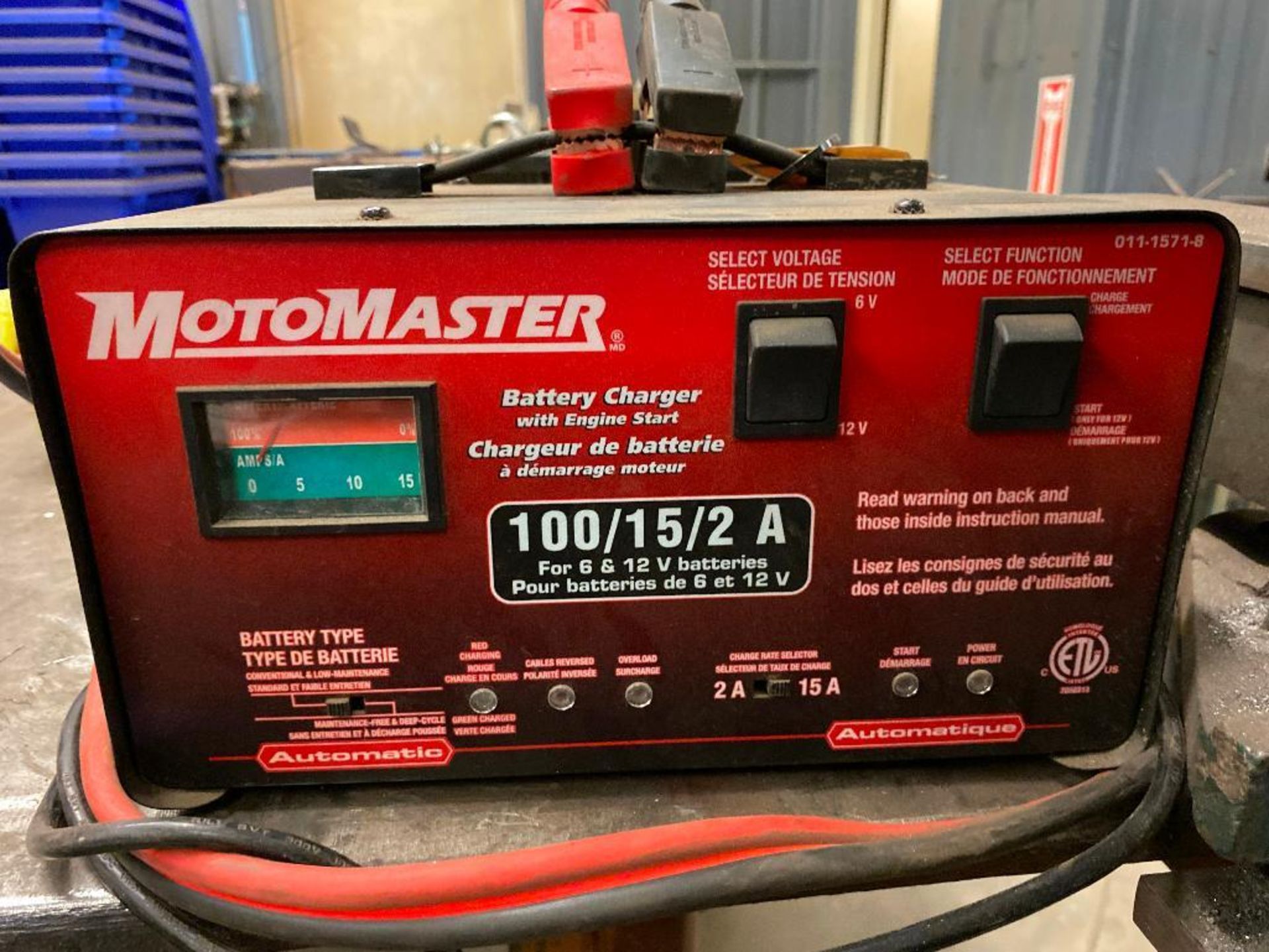 Motomaster 6/12V Battery Charger - Image 3 of 3