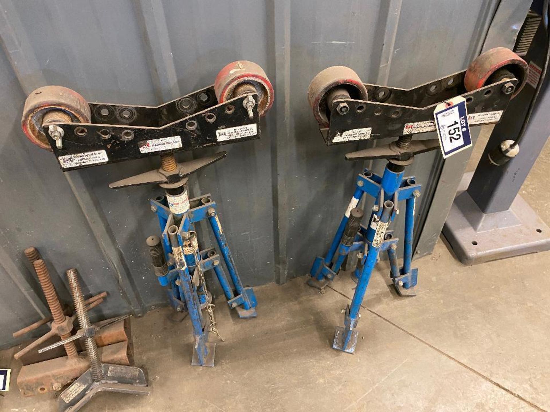Lot of (2) Pipe Stands BLU-HCPS22, 4,000lb. Capacity w/ (4) Asst. Roller Heads, (1) V-Head - Image 2 of 3