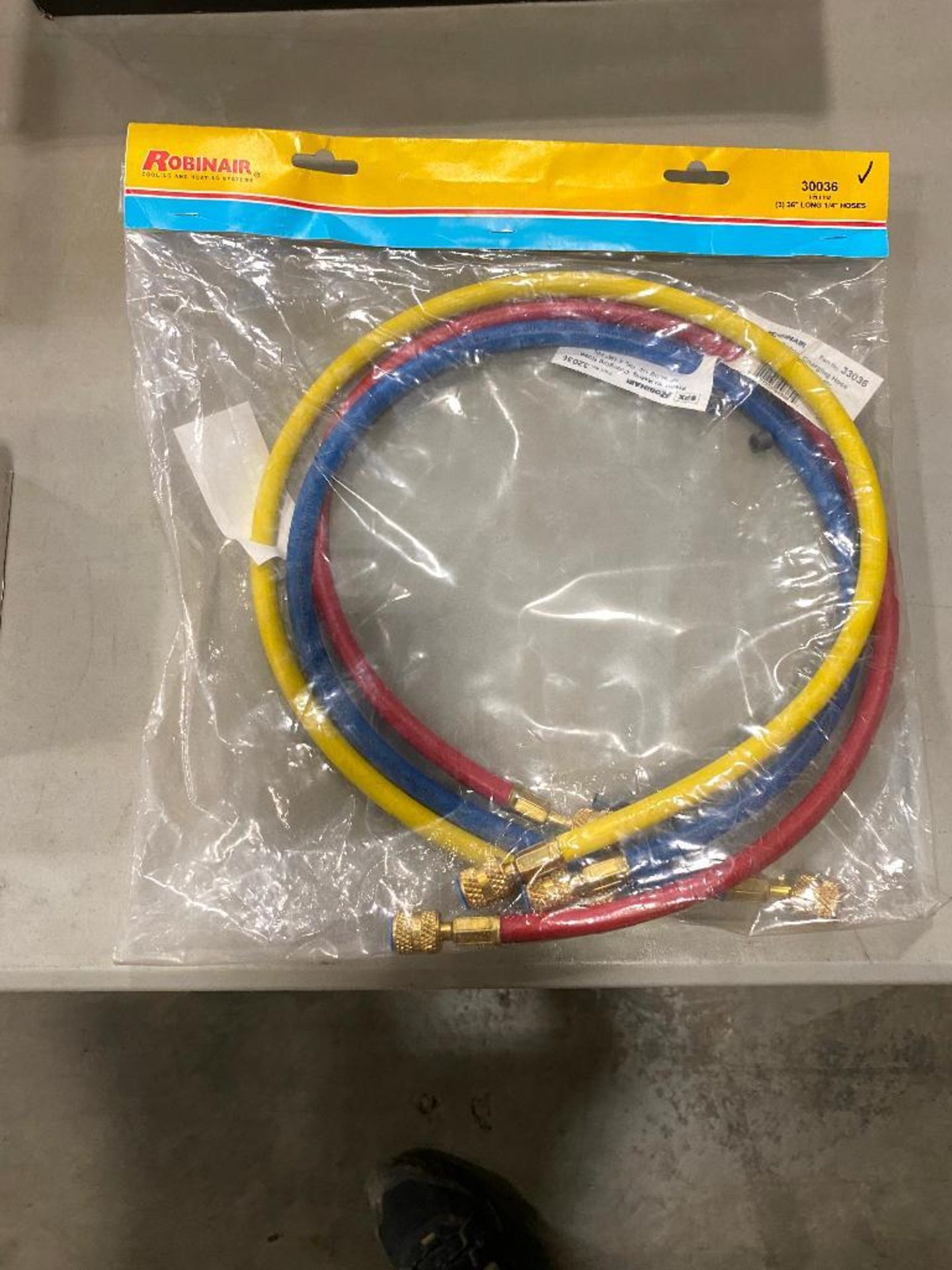 Robinair 43160 AC Manifold and Robinair 30036 AC 36" Hoses - Image 3 of 3