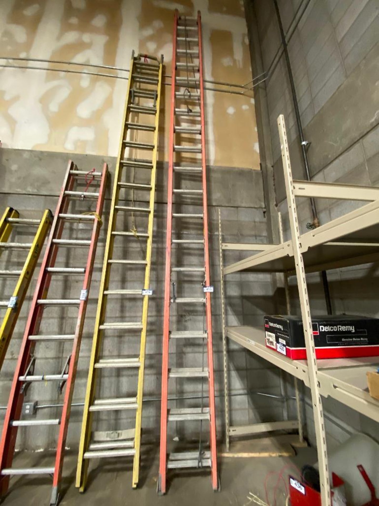 Louisville 40' Fiberglass Extension Ladder