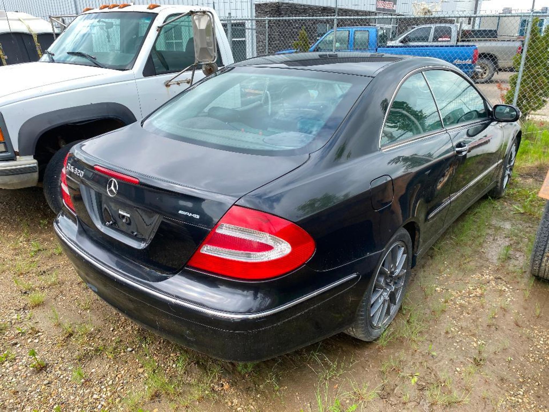 2005 Mercedes-Benz CLK Coupe, VIN #: WDBTJ65J25F126037 - Image 3 of 7