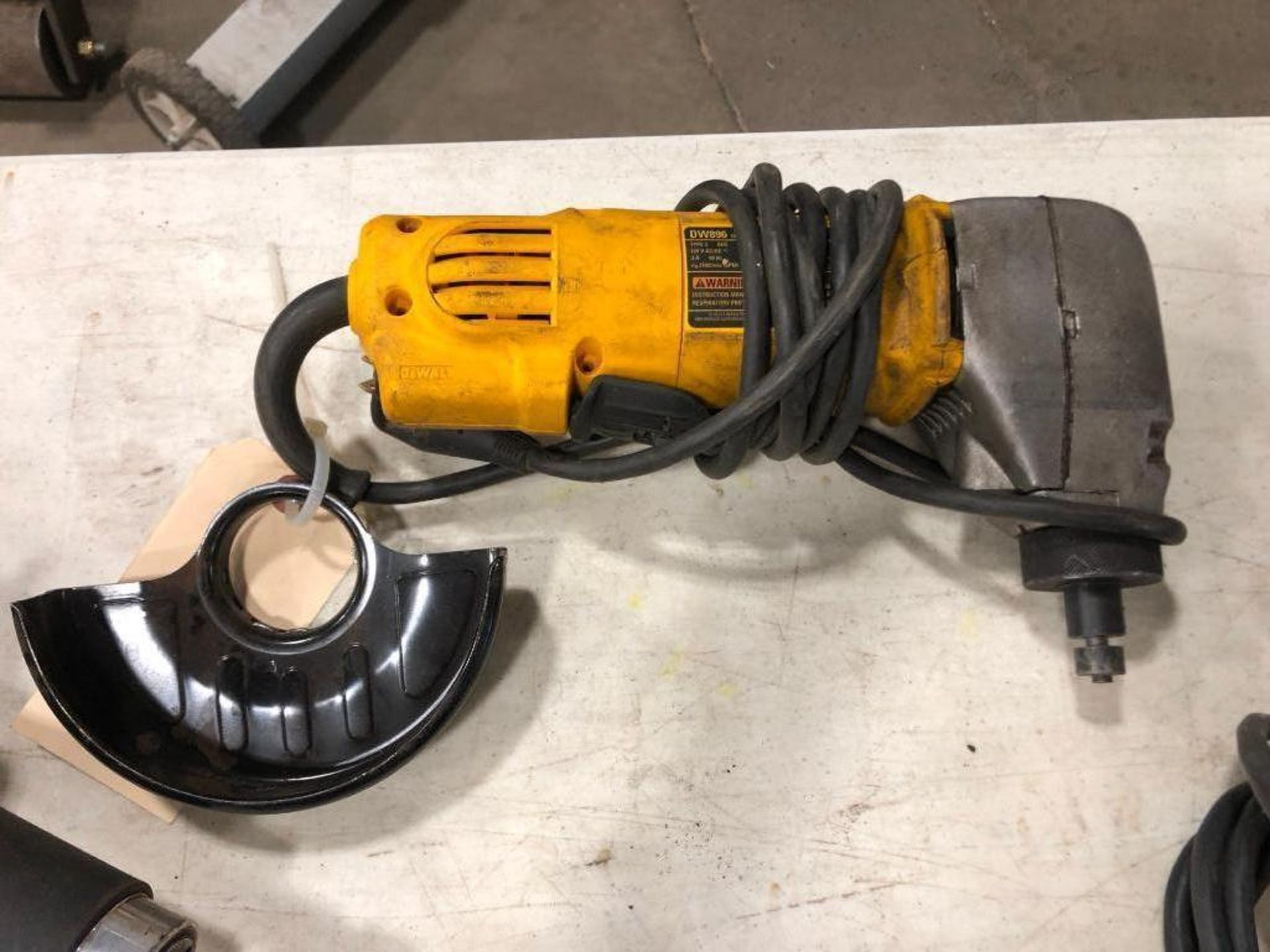 DeWalt DW896 16 Gauge Nibbler