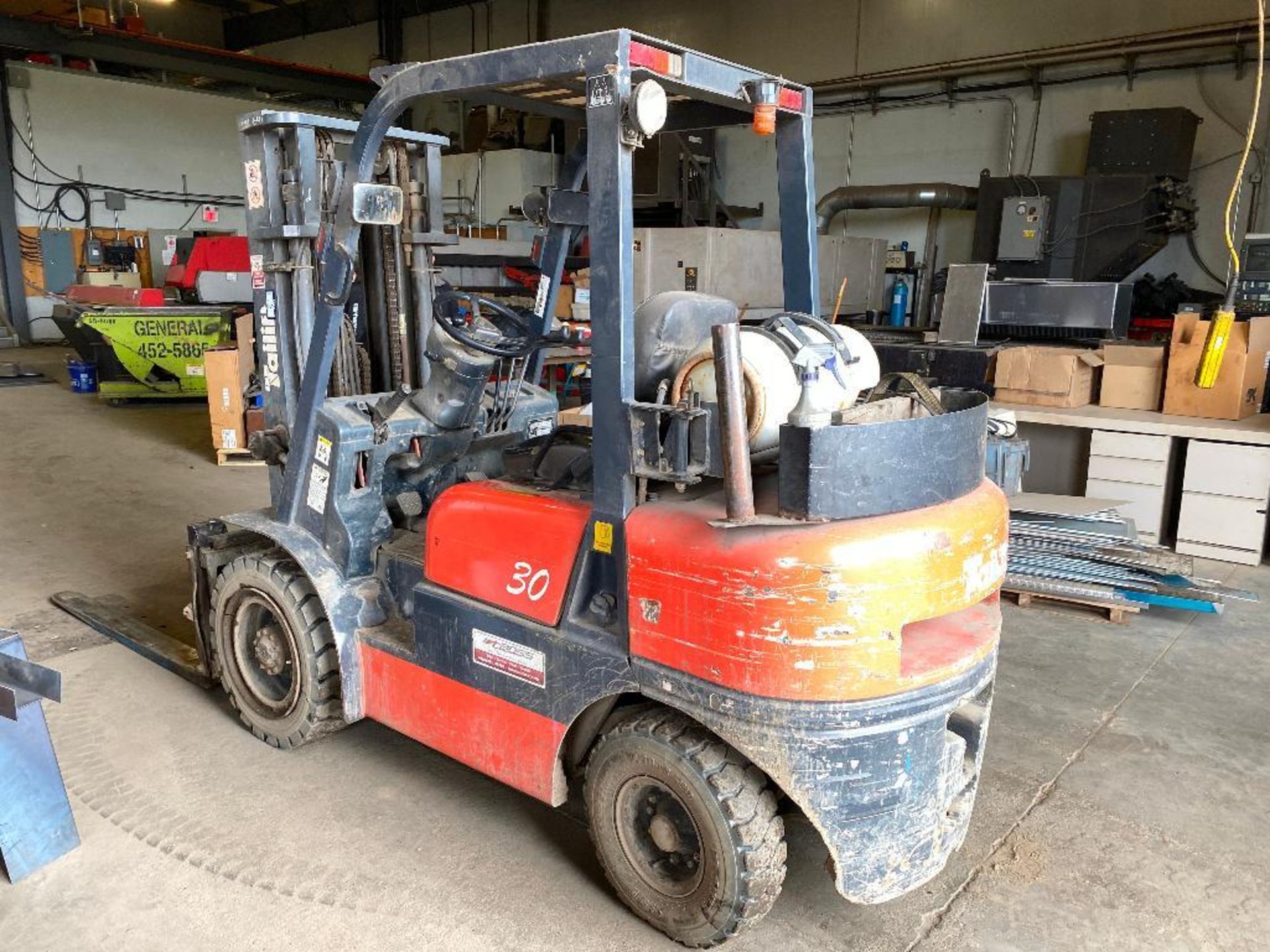 Tailift FG-30 LPG Forklift, 6,000lbs. Capacity & 60" Forks 2,460hrs Showing - Image 3 of 6