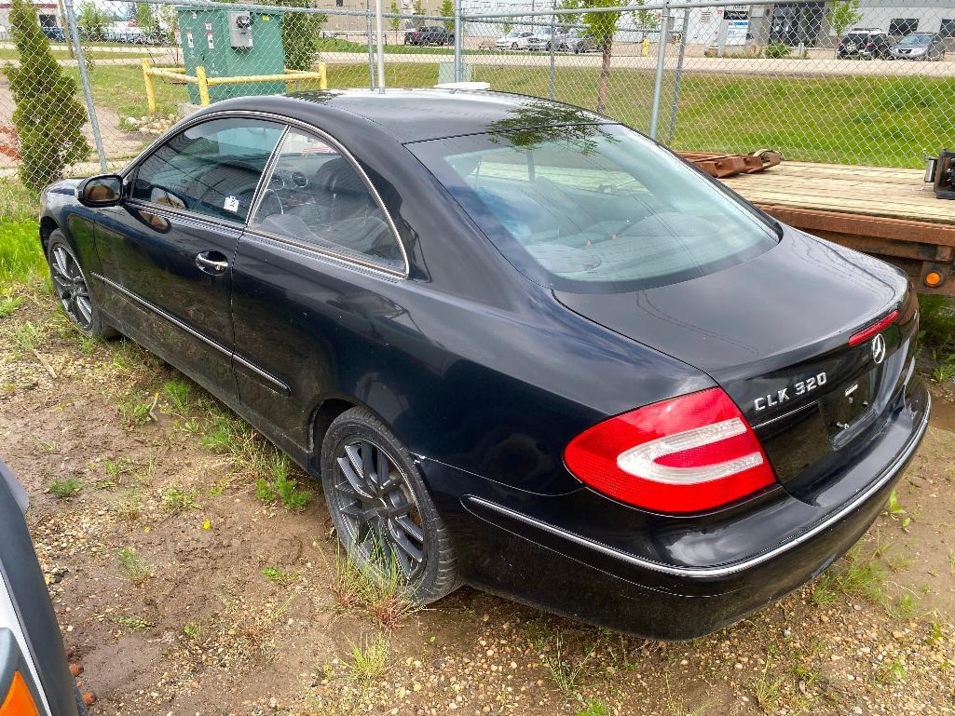 2005 Mercedes-Benz CLK Coupe, VIN #: WDBTJ65J25F126037 - Image 4 of 7