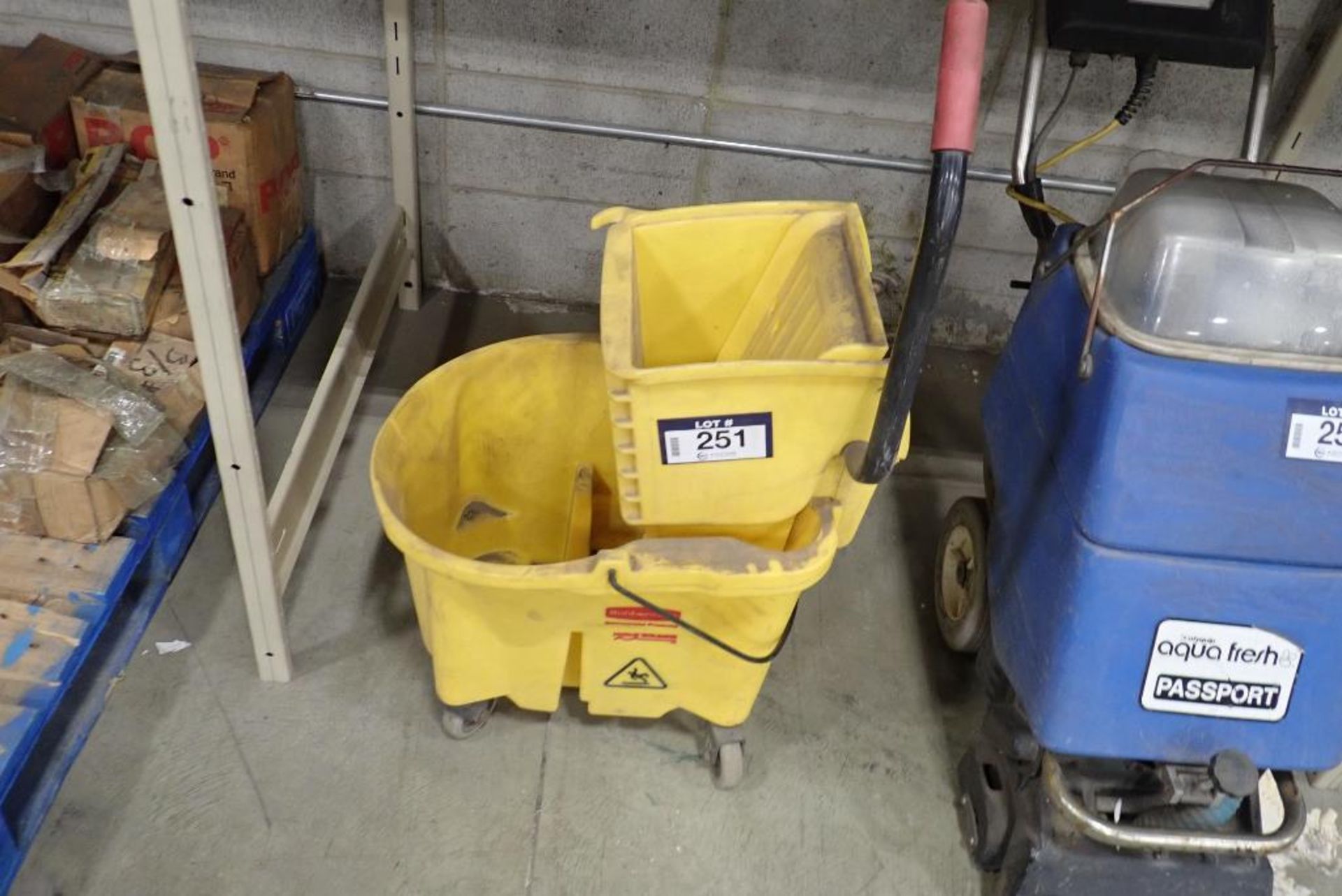 Rubbermaid Mop Bucket