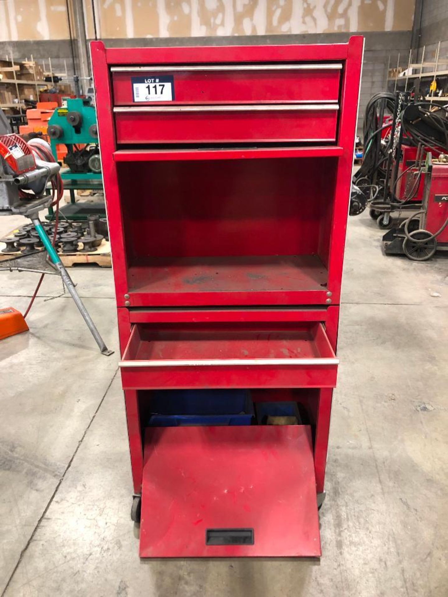 6 Compartment Rolling Tool Box