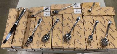 NEW 456 PIECE SILVERWARE SET INCLUDING: