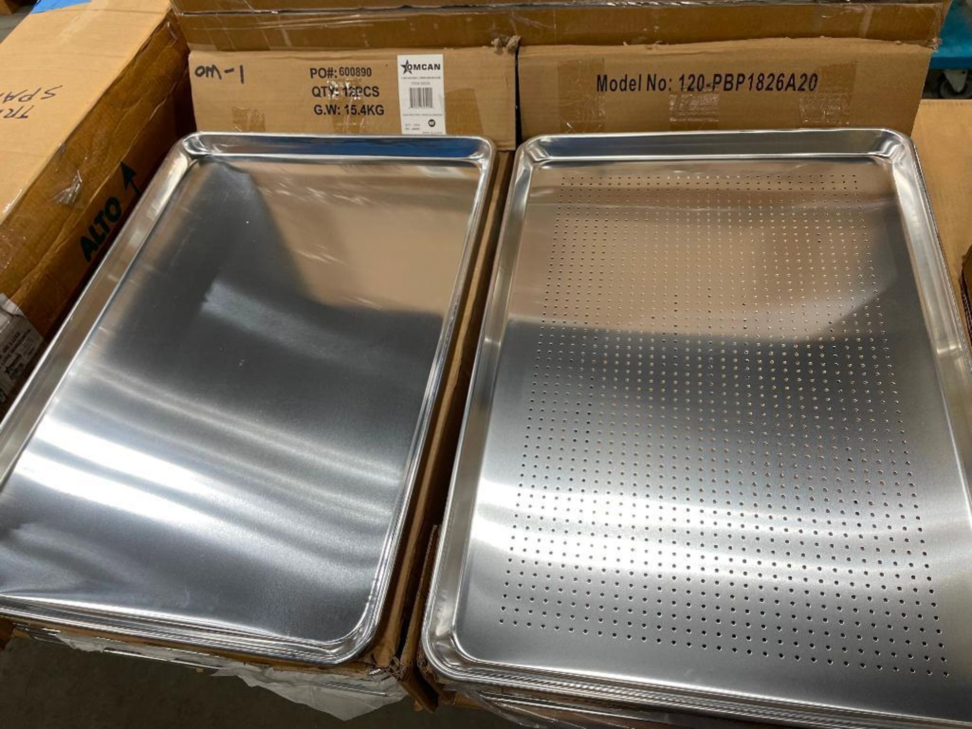 CASE OF FULL SIZE BUN PANS & CASE OF FULL SIZE PERFORATED BUN PANS, LOT OF 24. - NEW - Image 7 of 10