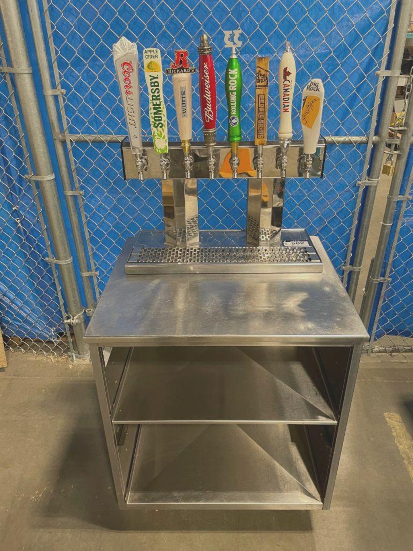 GLASTENDER BGS-30-S - BACK BAR GLASS STORAGE CABINET, OPEN FRONT WITH DRAFT BEER TOWER & 8 TAPS - Image 5 of 28