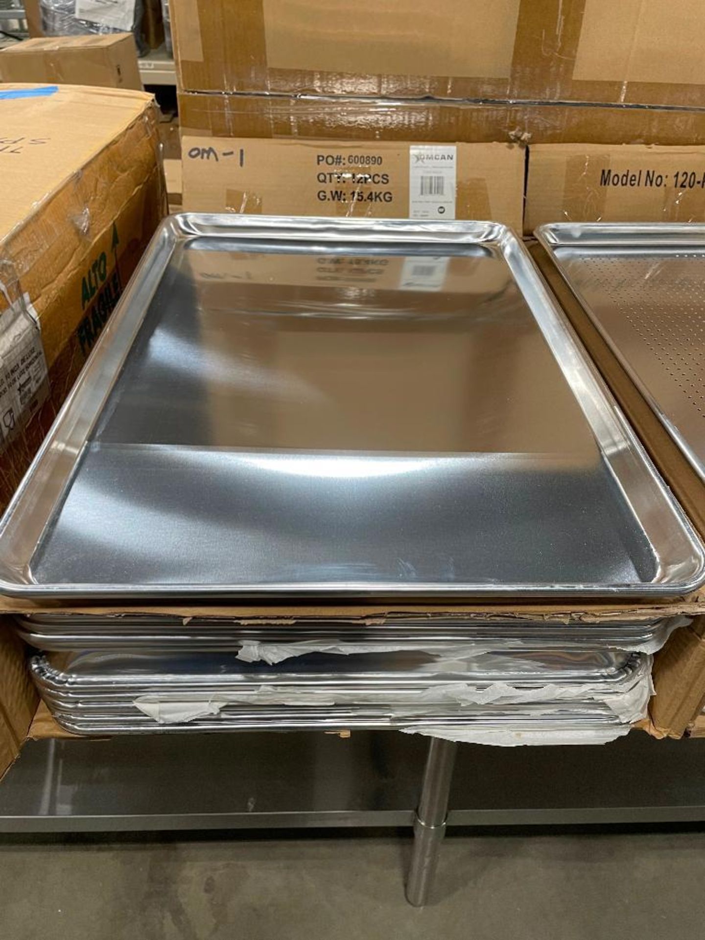 CASE OF FULL SIZE BUN PANS & CASE OF FULL SIZE PERFORATED BUN PANS, LOT OF 24. - NEW - Image 5 of 10
