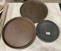 (20) ROUND PLASTIC SERVING TRAYS