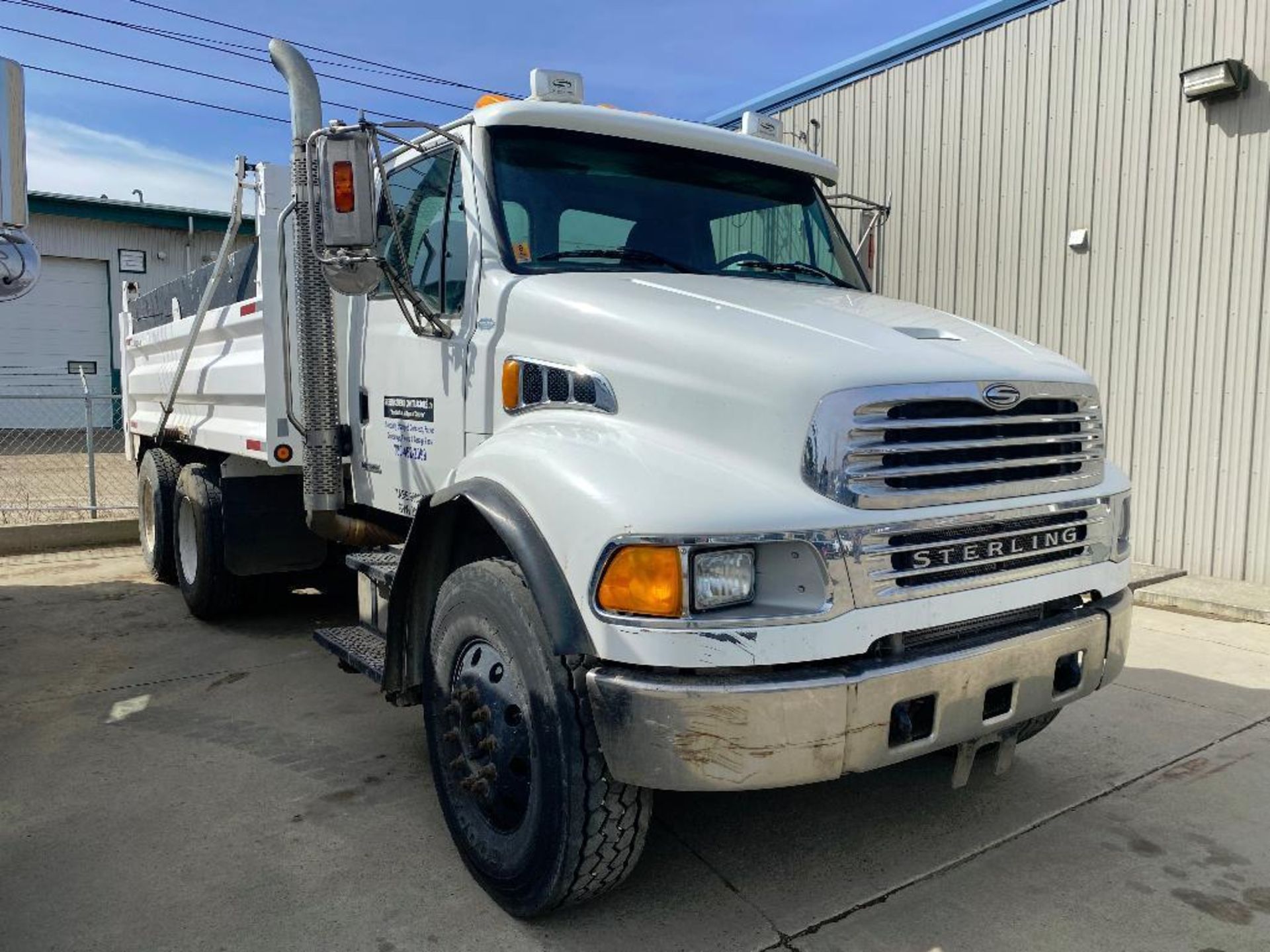 2006 Sterling Acterra End Dump Gravel Truck, 237,643km Showing, VIN#: 2FZHCHDC06AX02686 - Image 2 of 17