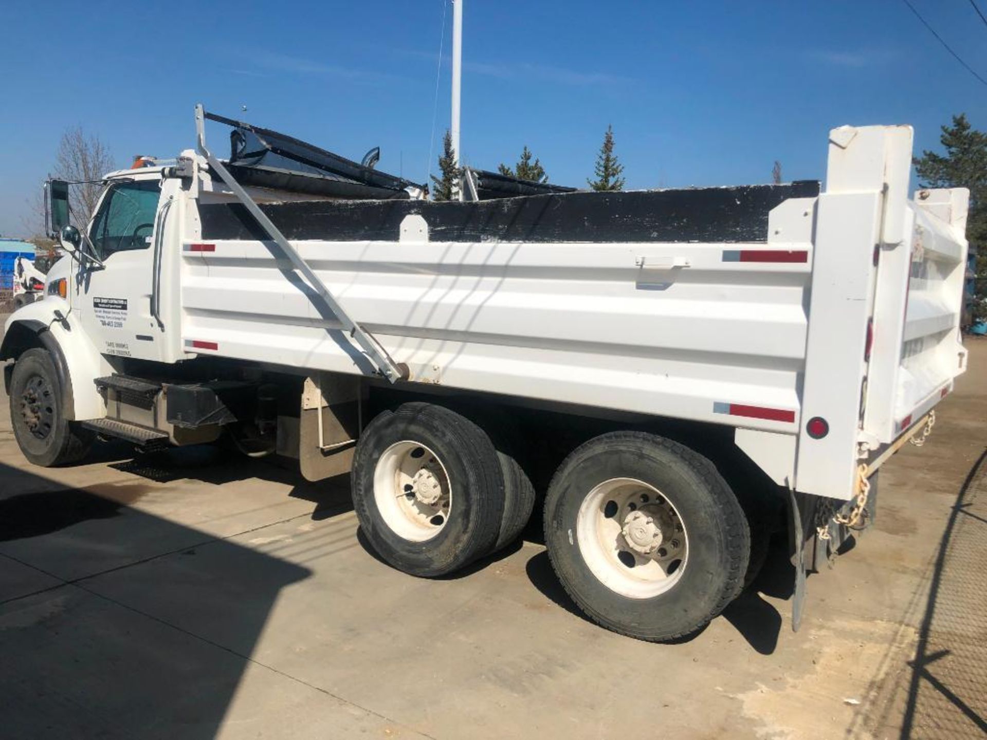 2006 Sterling Acterra End Dump Gravel Truck, 237,643km Showing, VIN#: 2FZHCHDC06AX02686 - Image 3 of 17