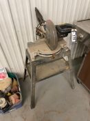 Delta 36-075 10" Compound Mitre Saw w/ Metal Stand.