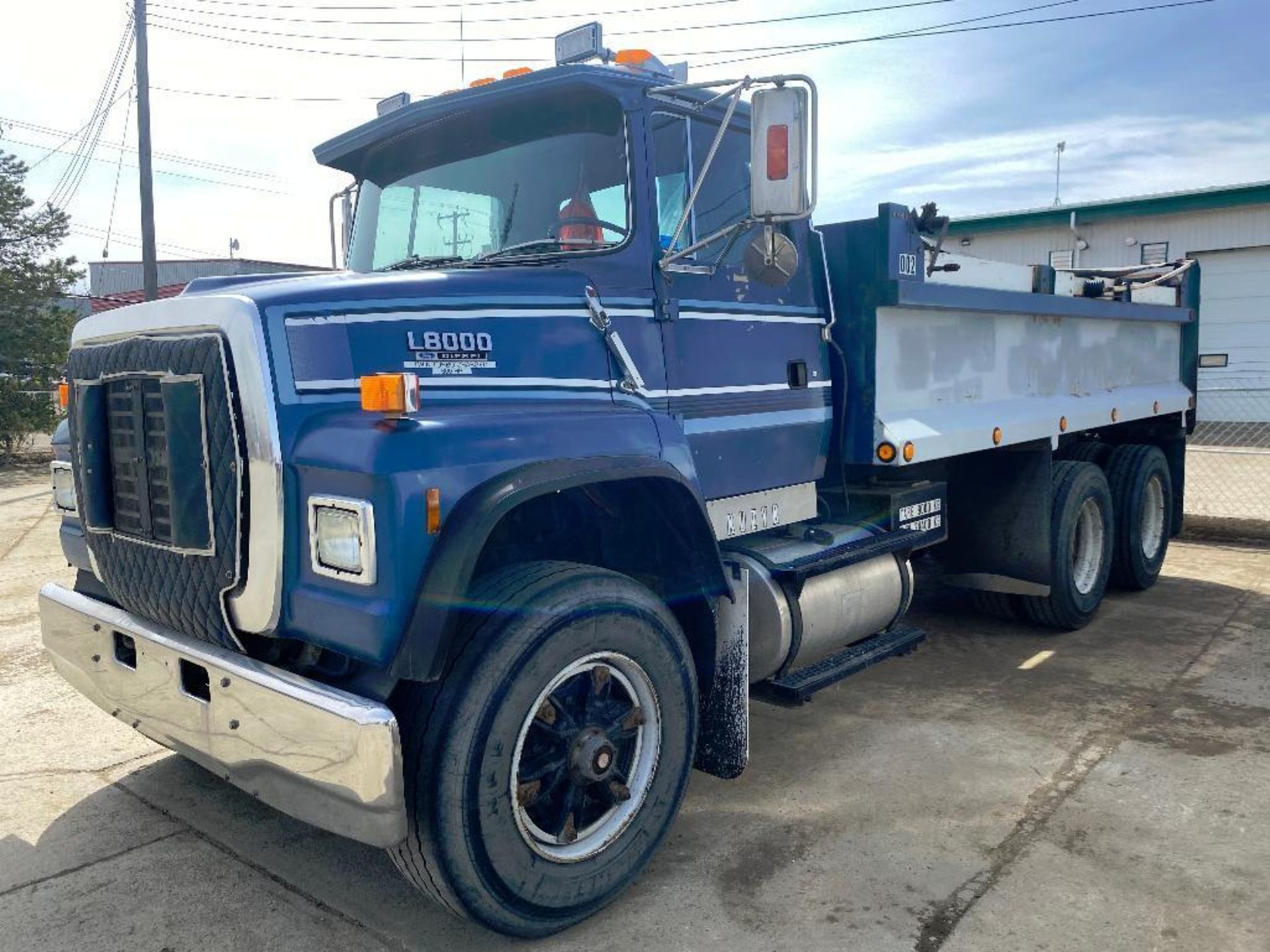 1991 Ford LNT8000 End Dump Gravel Truck VIN#: 1FDYW82A5MVA25485 - Image 10 of 31