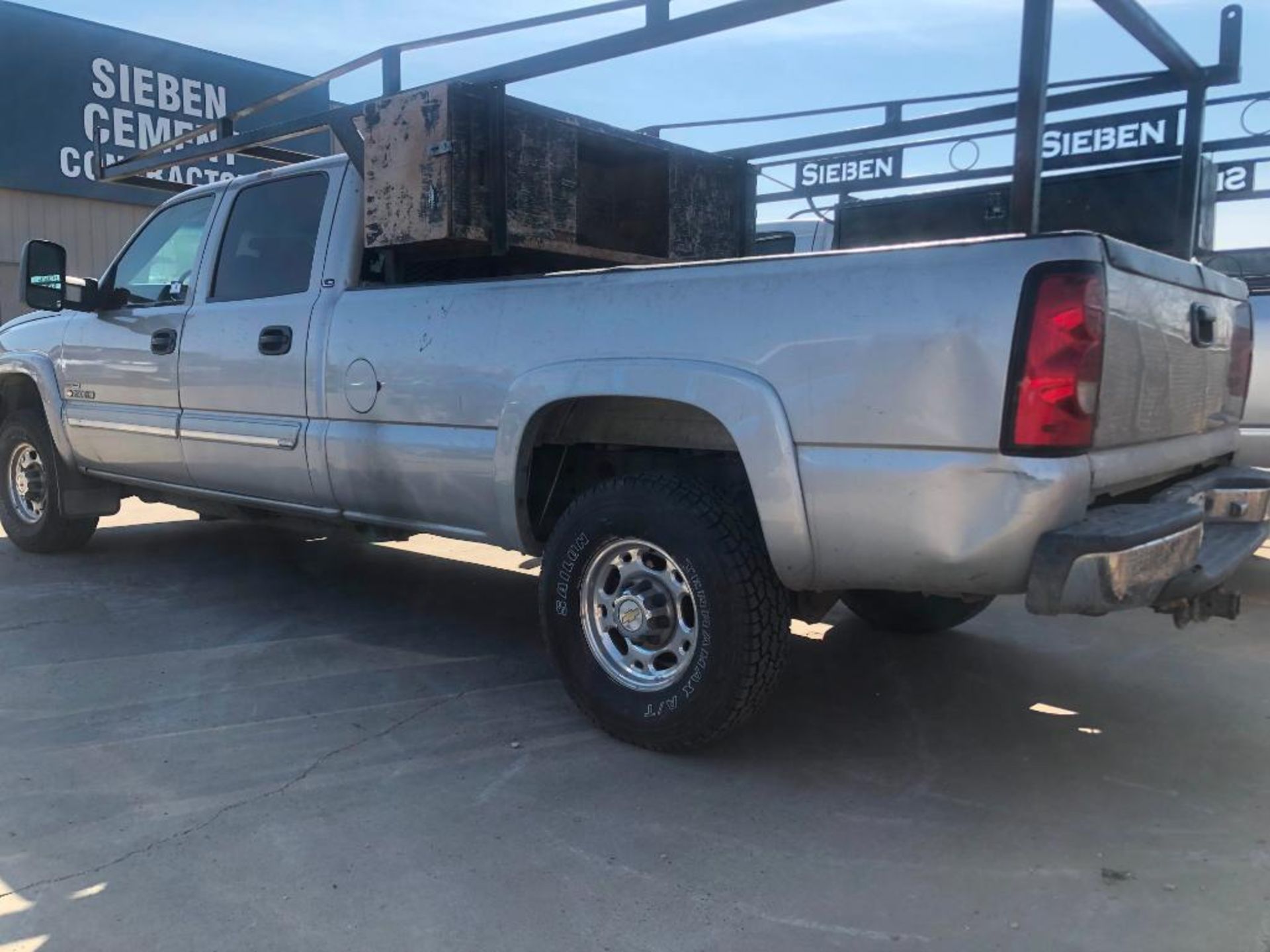 2007 Chevrolet Silverado 2500HD Crew Cab Diesel w/ Truck Rack VIN #: 1GCHK23D77F174517 - Image 3 of 23