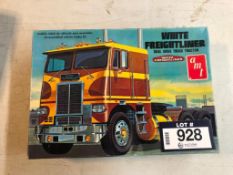 AMT White Freightliner Dual Drive Truck Tractor 1/25 Scale Model