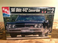 Sealed AMT ERTL '66 Olds 442 Convertible 1/25 Scale Model