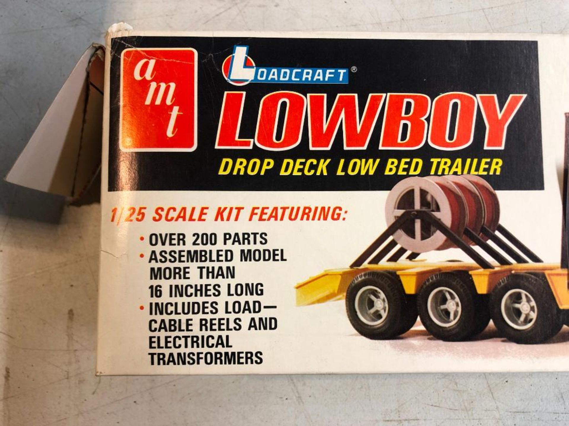 AMT Loadcraft LowBoy Drop Deck Low Bed Trailer 1/25 Scale Model - Image 2 of 5